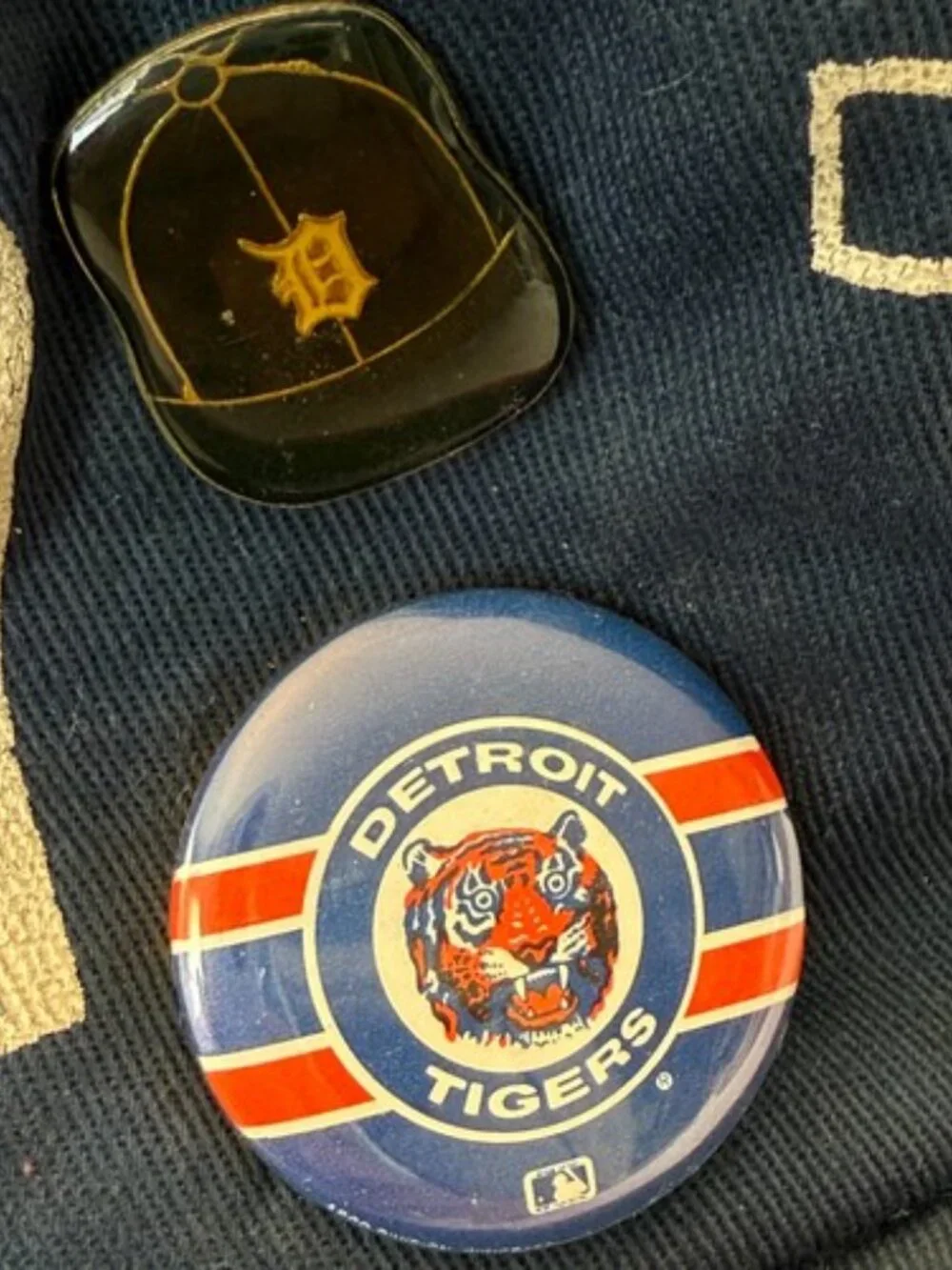 VINTAGE 80s DETROIT TIGERS CAP HAT MENS S/M MLB BASEBALL PIN BUTTON MADE IN USA